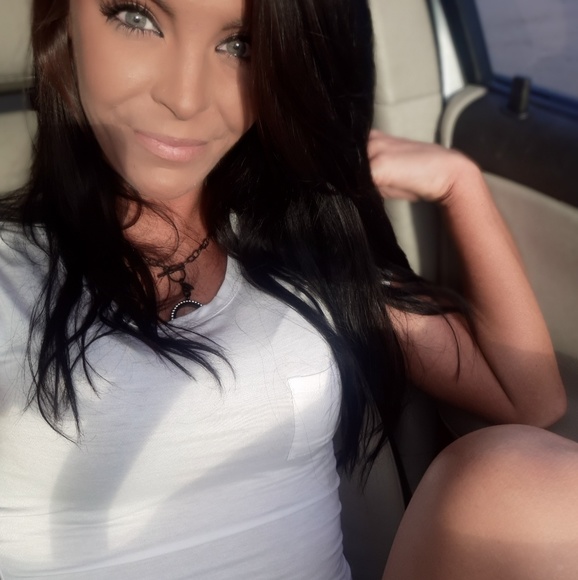 Meet your Posher, Kelly - Picture 2 of 2